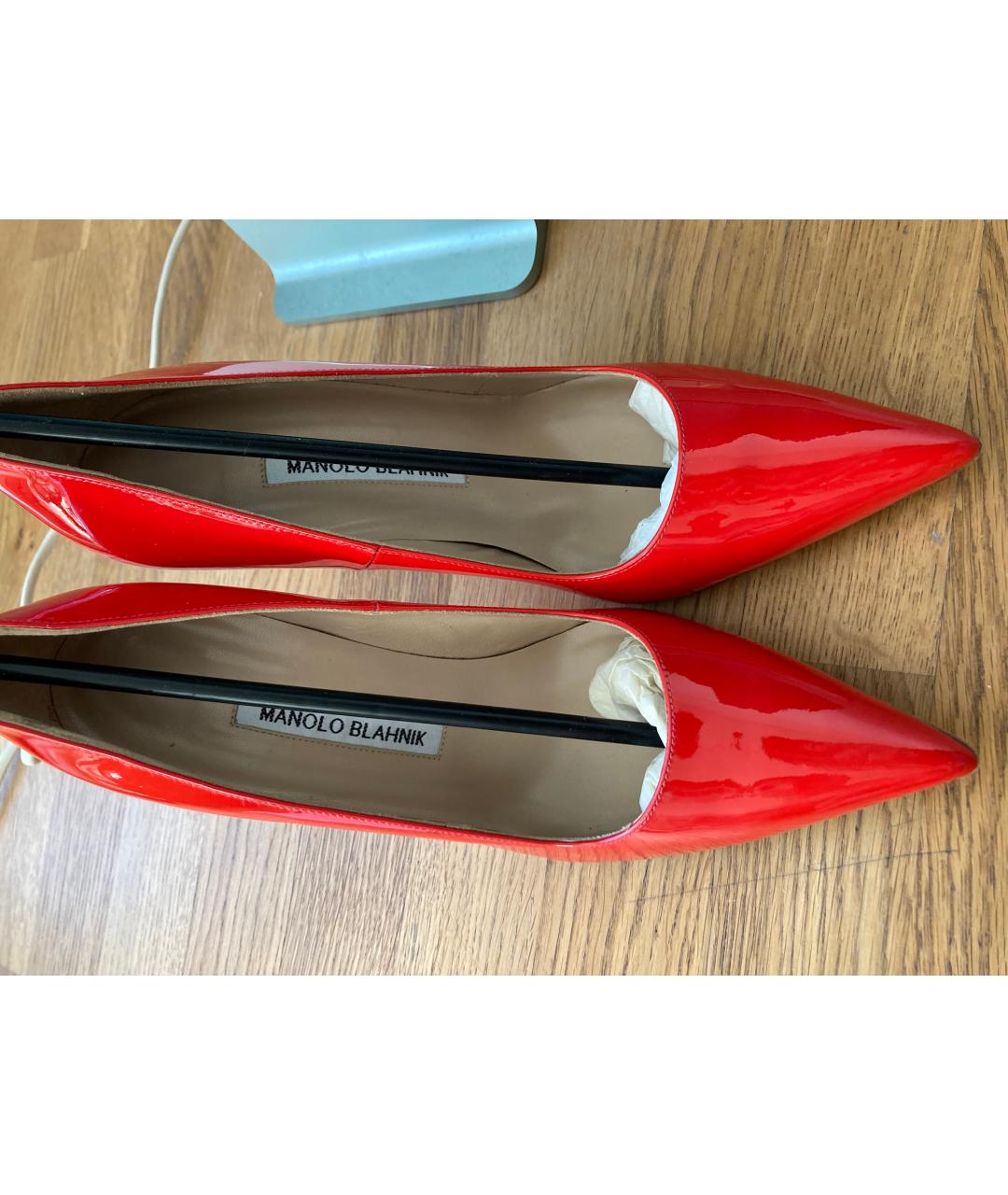 MANOLO BLAHNIK Красные туфли из лакированной кожи, фото 2