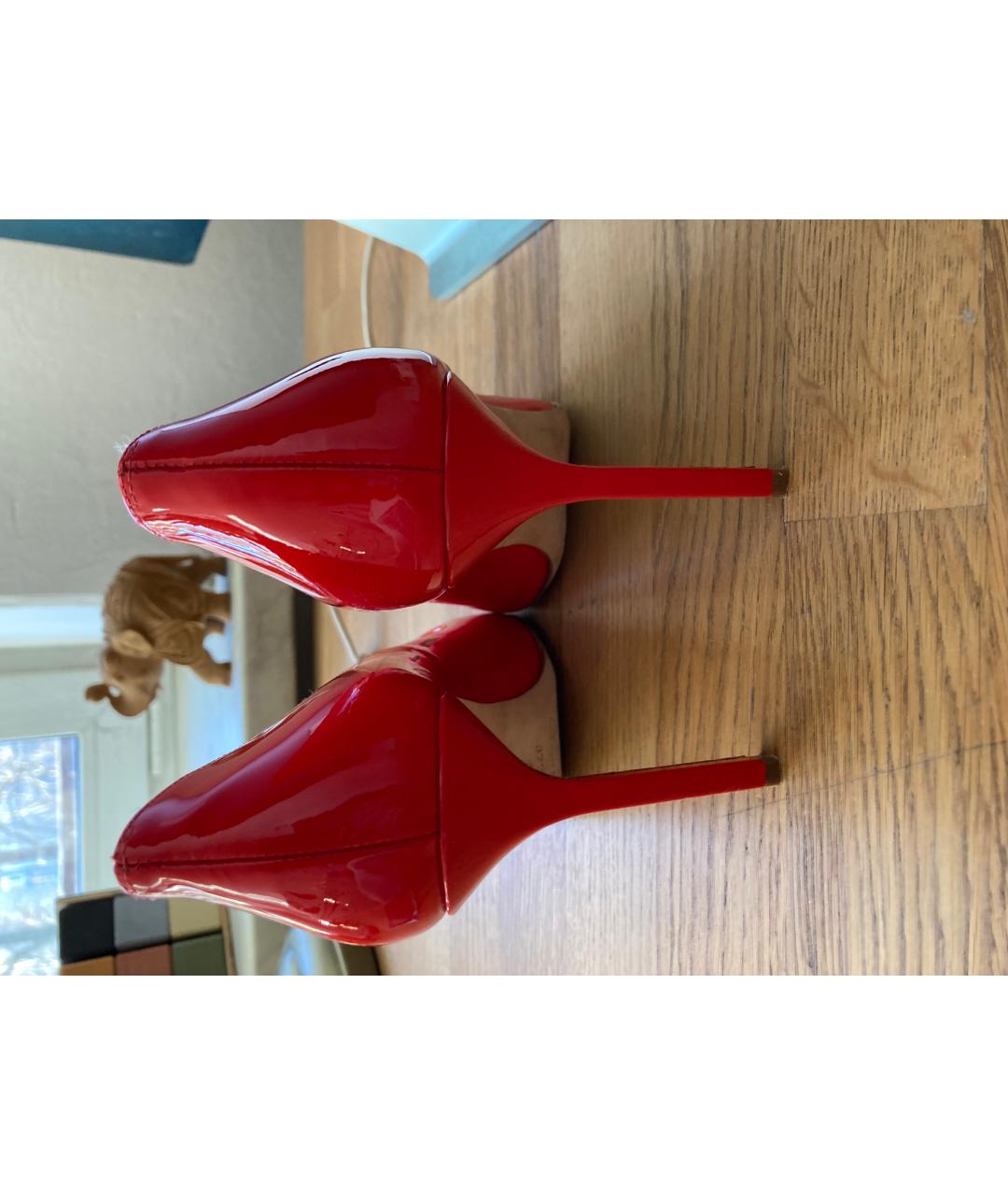 MANOLO BLAHNIK Красные туфли из лакированной кожи для женщин