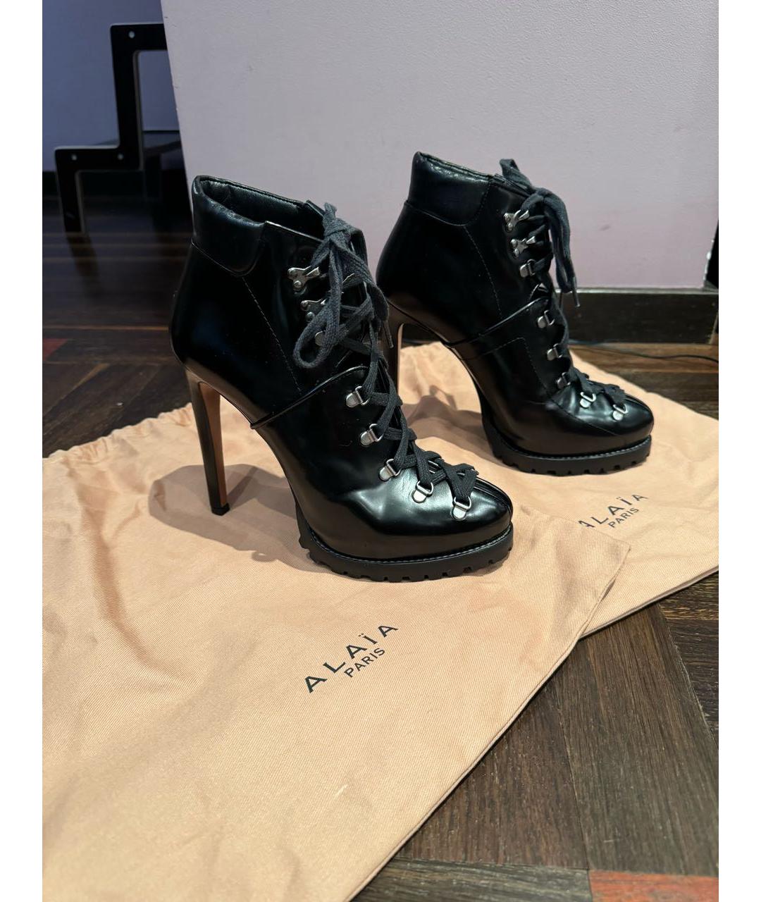 ALAIA Черные ботильоны из лакированной кожи, фото 5