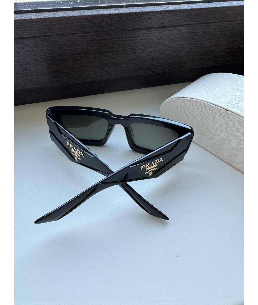 PRADA Черные пластиковые солнцезащитные очки, фото 4