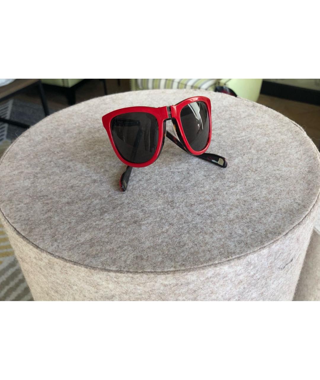 BALLY Красные пластиковые солнцезащитные очки, фото 2