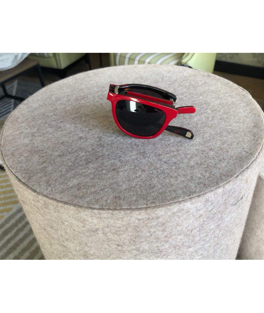 BALLY Красные пластиковые солнцезащитные очки, фото 3