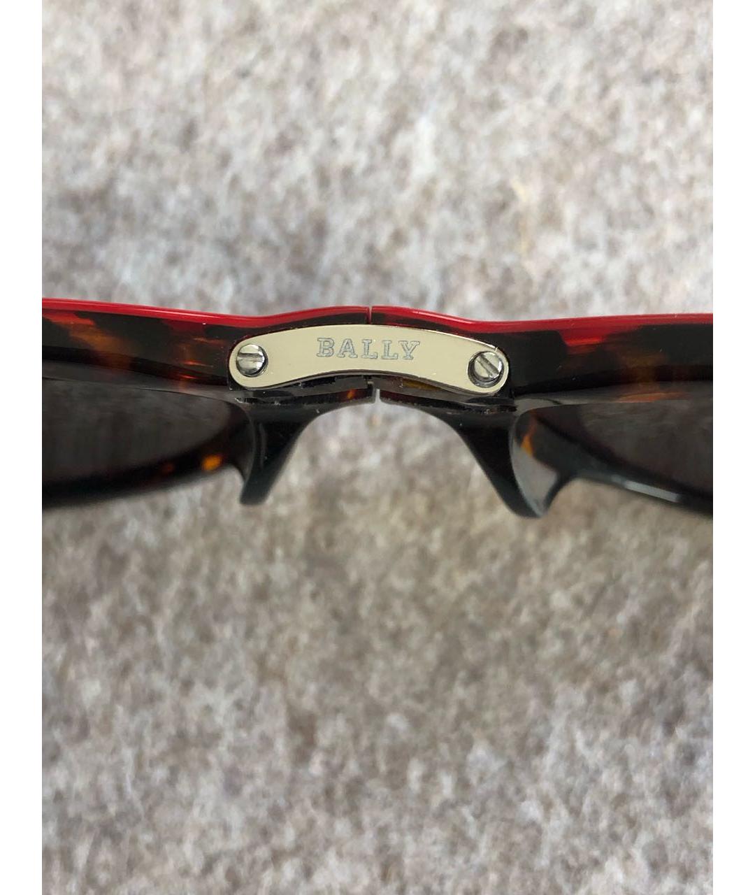 BALLY Красные пластиковые солнцезащитные очки, фото 4
