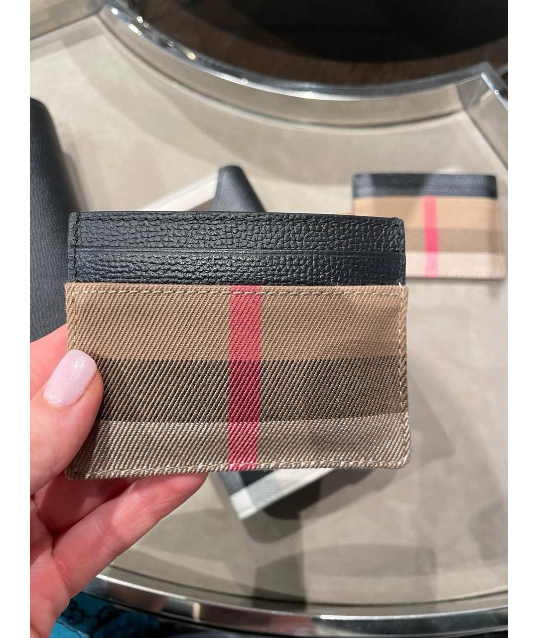 BURBERRY Бежевый кожаный кардхолдер, фото 2