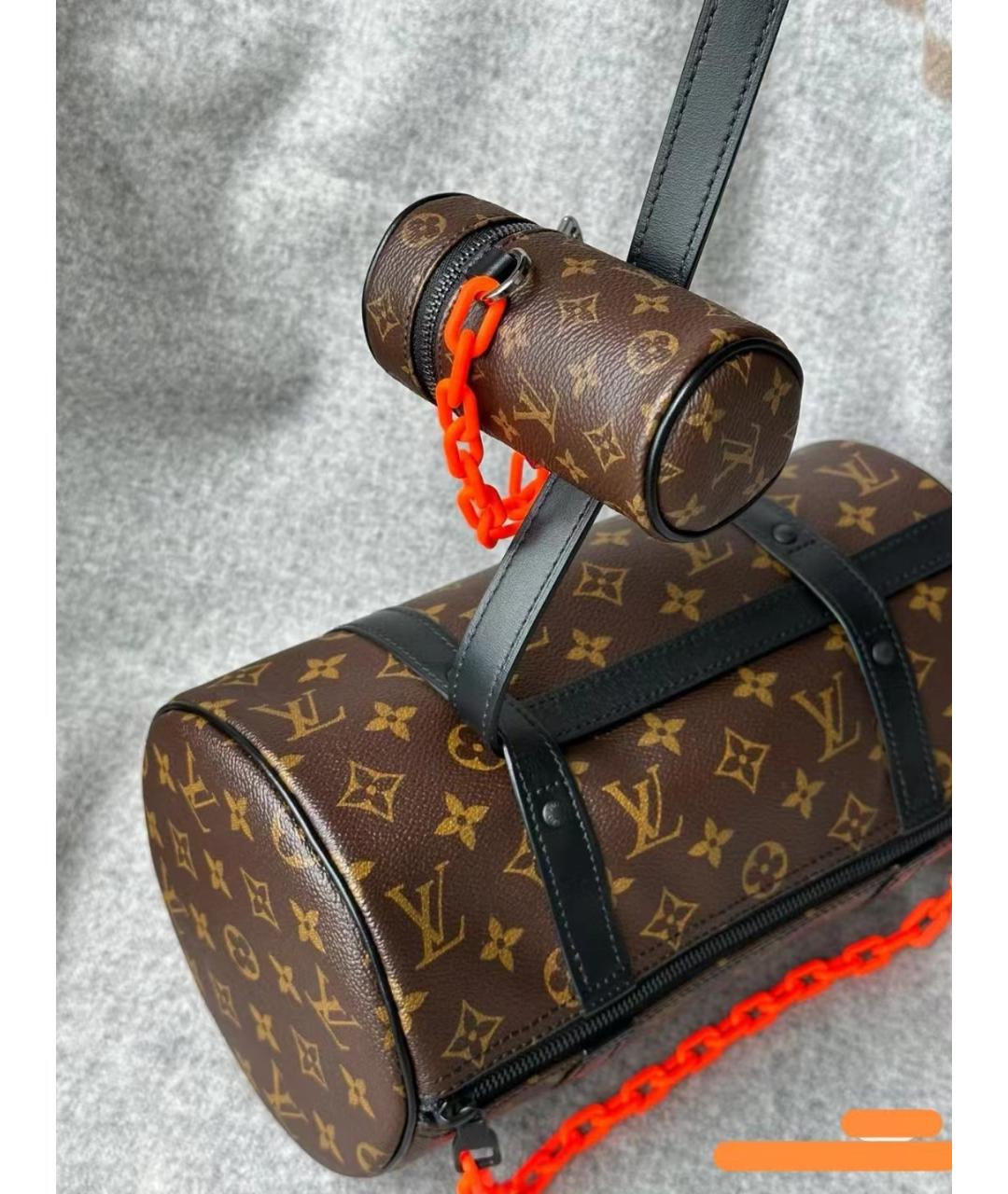 LOUIS VUITTON Коричневый брелок, фото 5