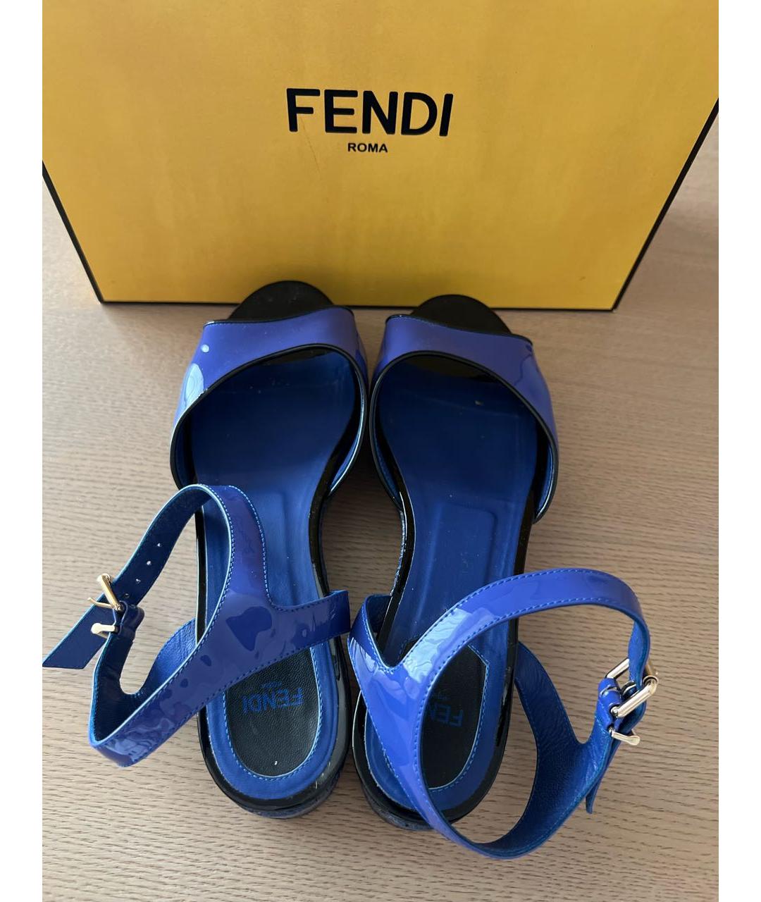 FENDI Синие босоножки из лакированной кожи, фото 3