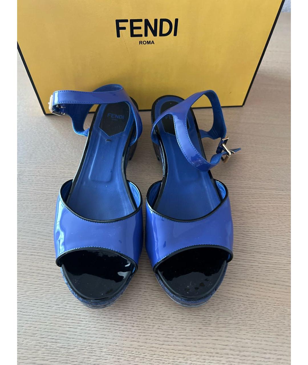 FENDI Синие босоножки из лакированной кожи, фото 2