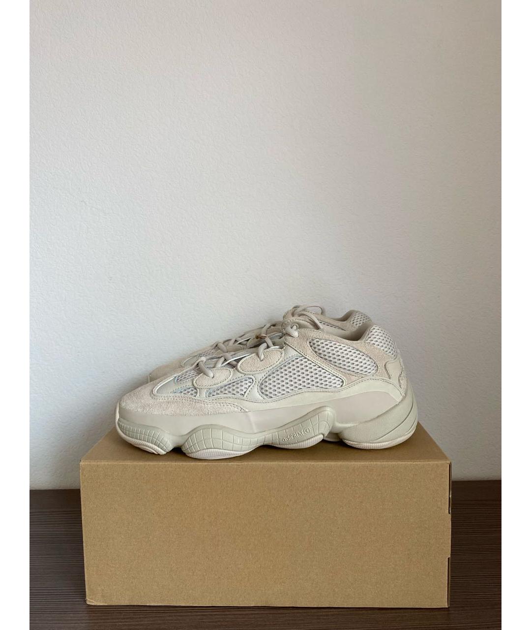 ADIDAS YEEZY Белые замшевые низкие кроссовки / кеды, фото 3
