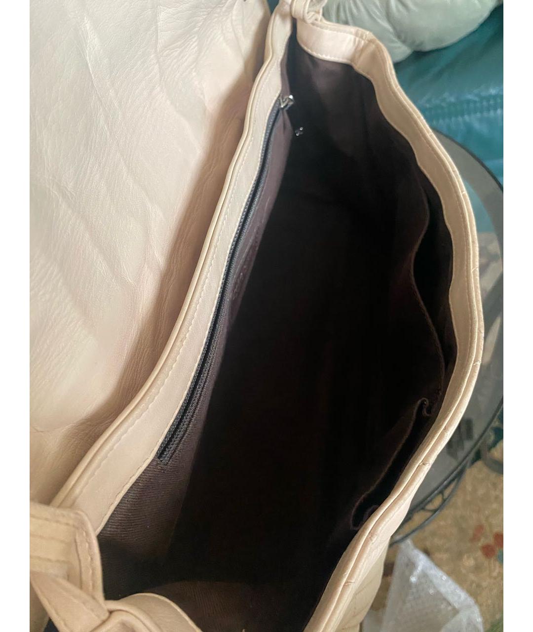 CHANEL PRE-OWNED Бежевая кожаная сумка с короткими ручками, фото 5