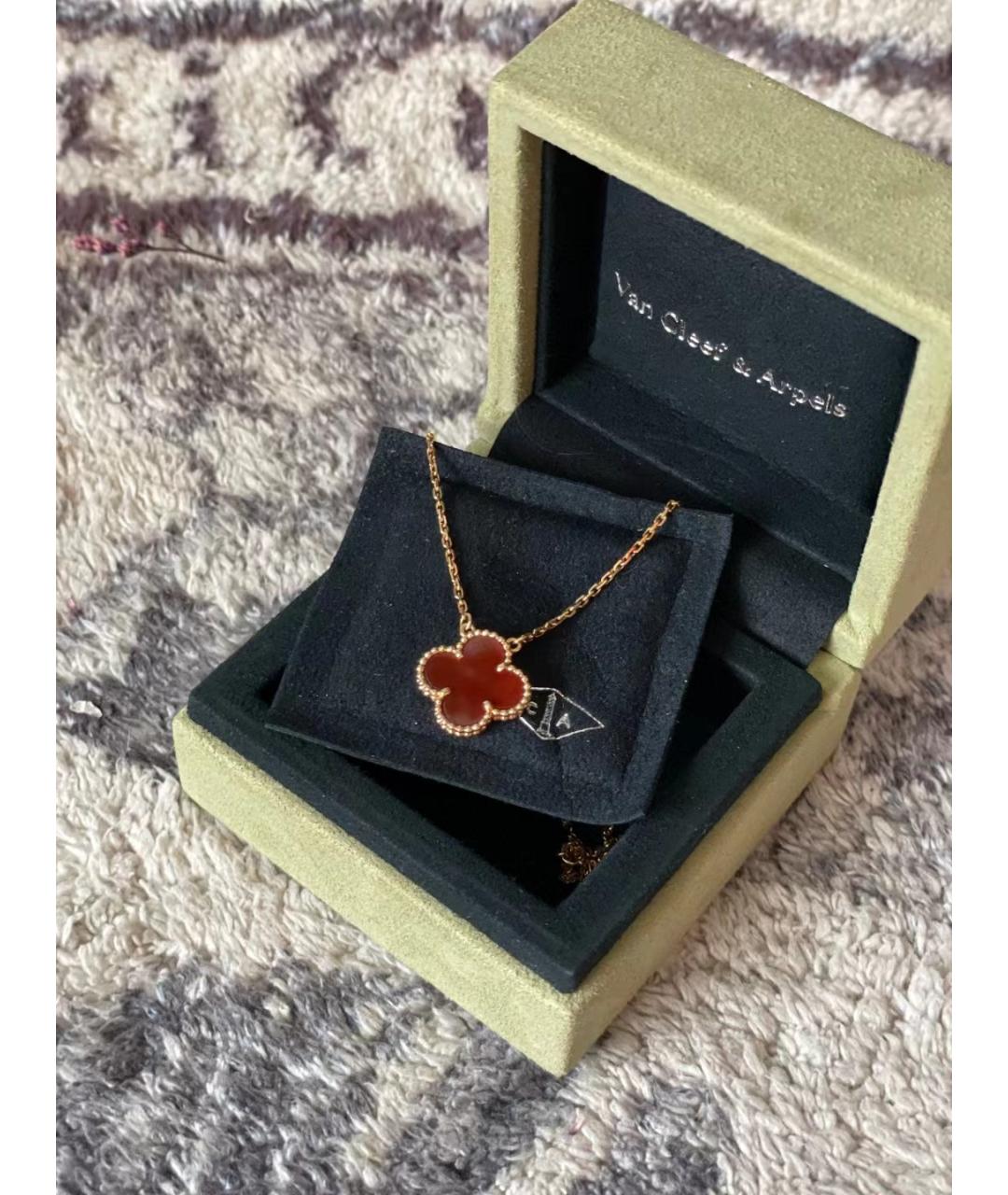 VAN CLEEF & ARPELS Красная подвеска из желтого золота, фото 5