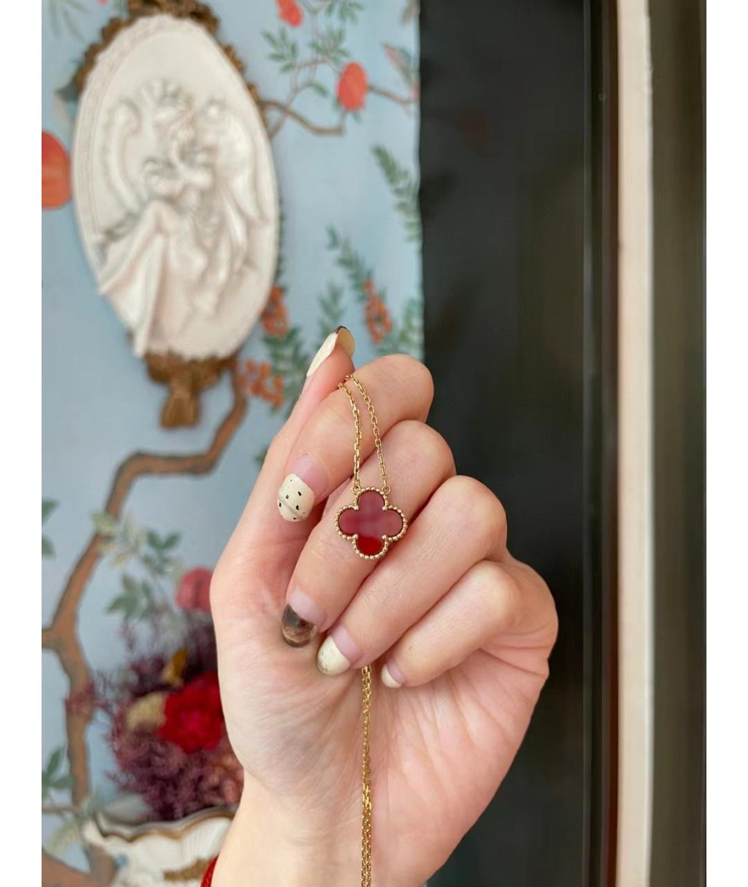 VAN CLEEF & ARPELS Красная подвеска из желтого золота, фото 3