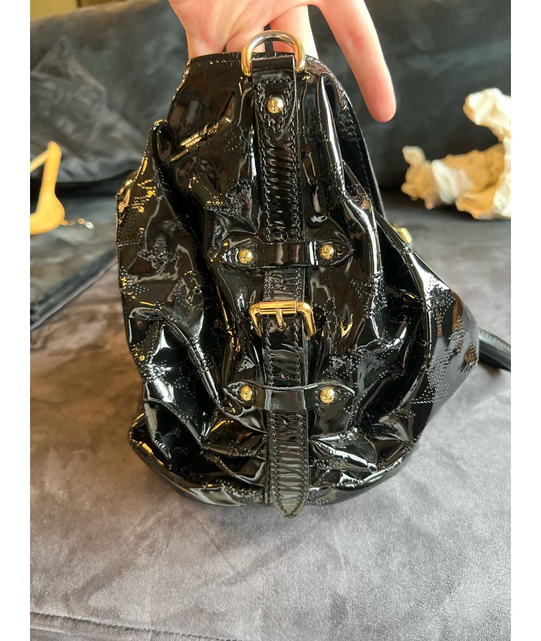 LOUIS VUITTON PRE-OWNED Черная сумка с короткими ручками из лакированной кожи, фото 8