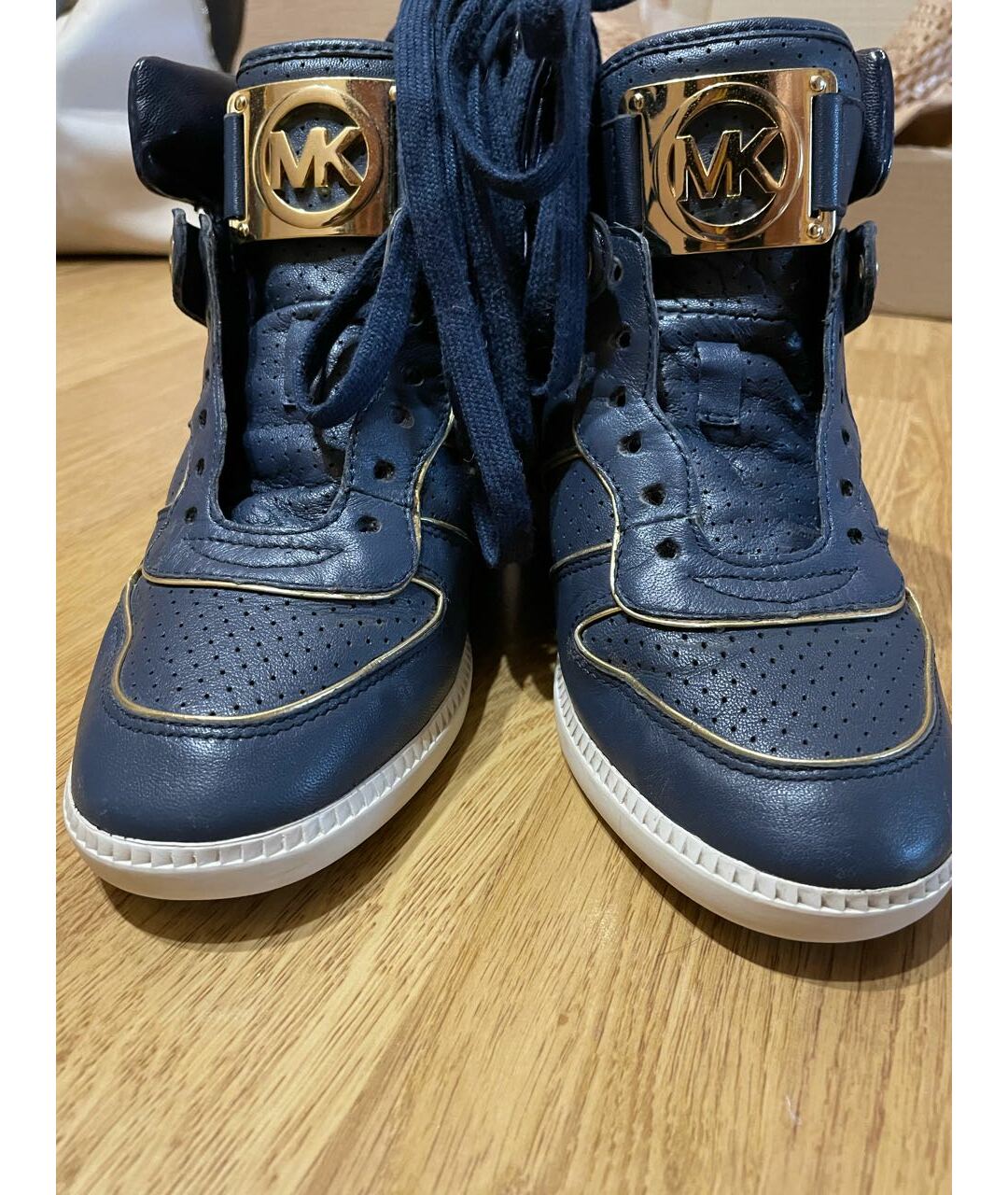 MICHAEL KORS Темно-синие кожаные кроссовки, фото 2