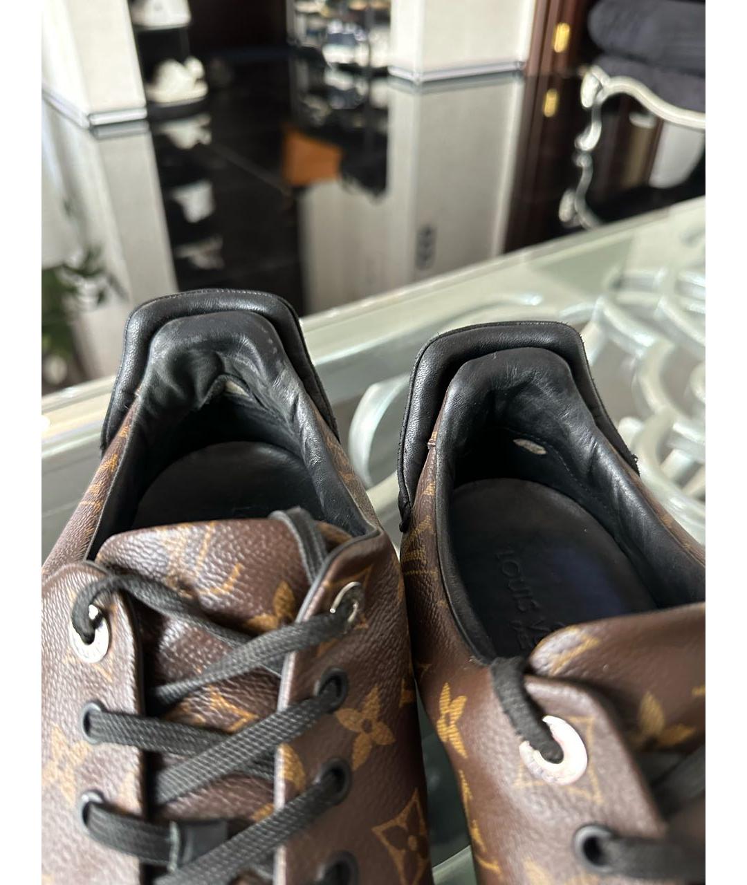LOUIS VUITTON PRE-OWNED Коричневые низкие кроссовки / кеды, фото 8