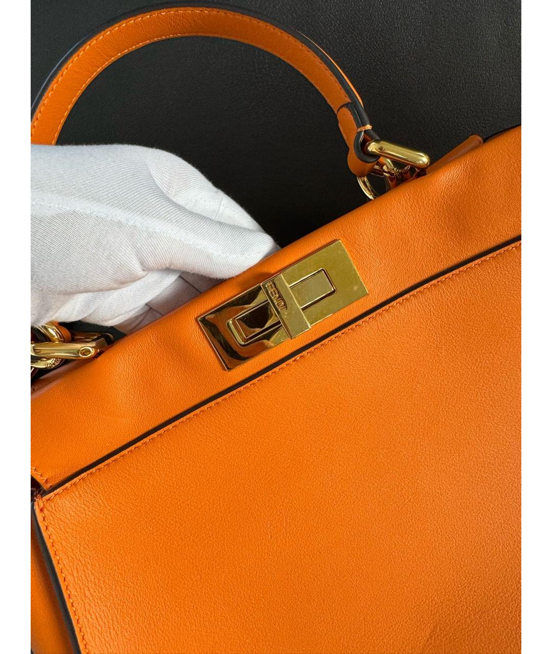 FENDI Оранжевая кожаная сумка с короткими ручками, фото 8