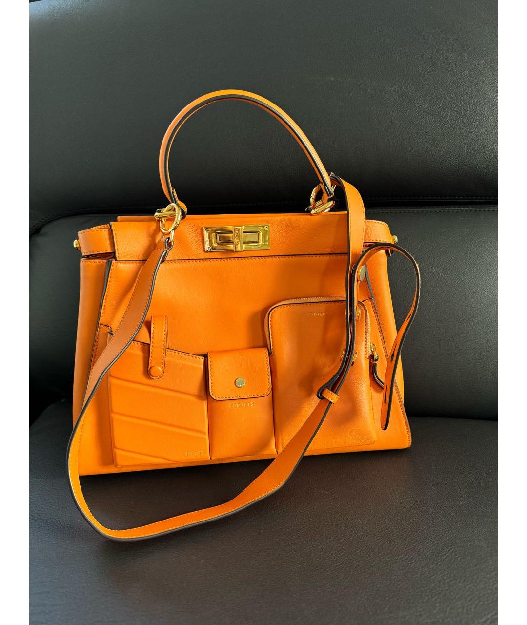 FENDI Оранжевая кожаная сумка с короткими ручками, фото 2