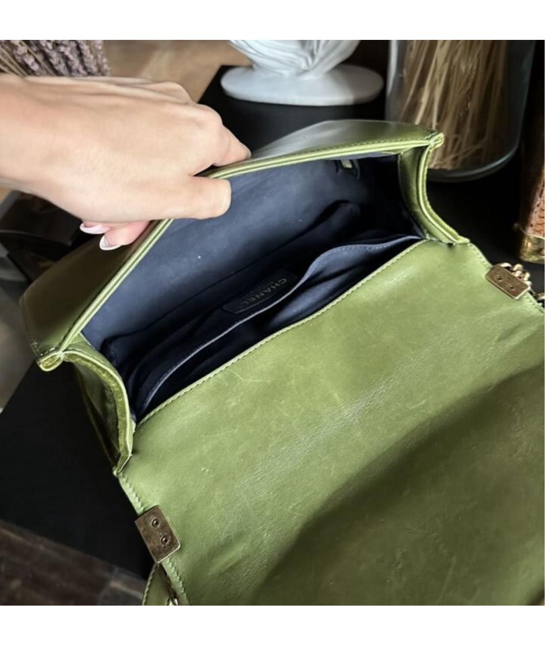 CHANEL PRE-OWNED Зеленая бархатная сумка через плечо, фото 5