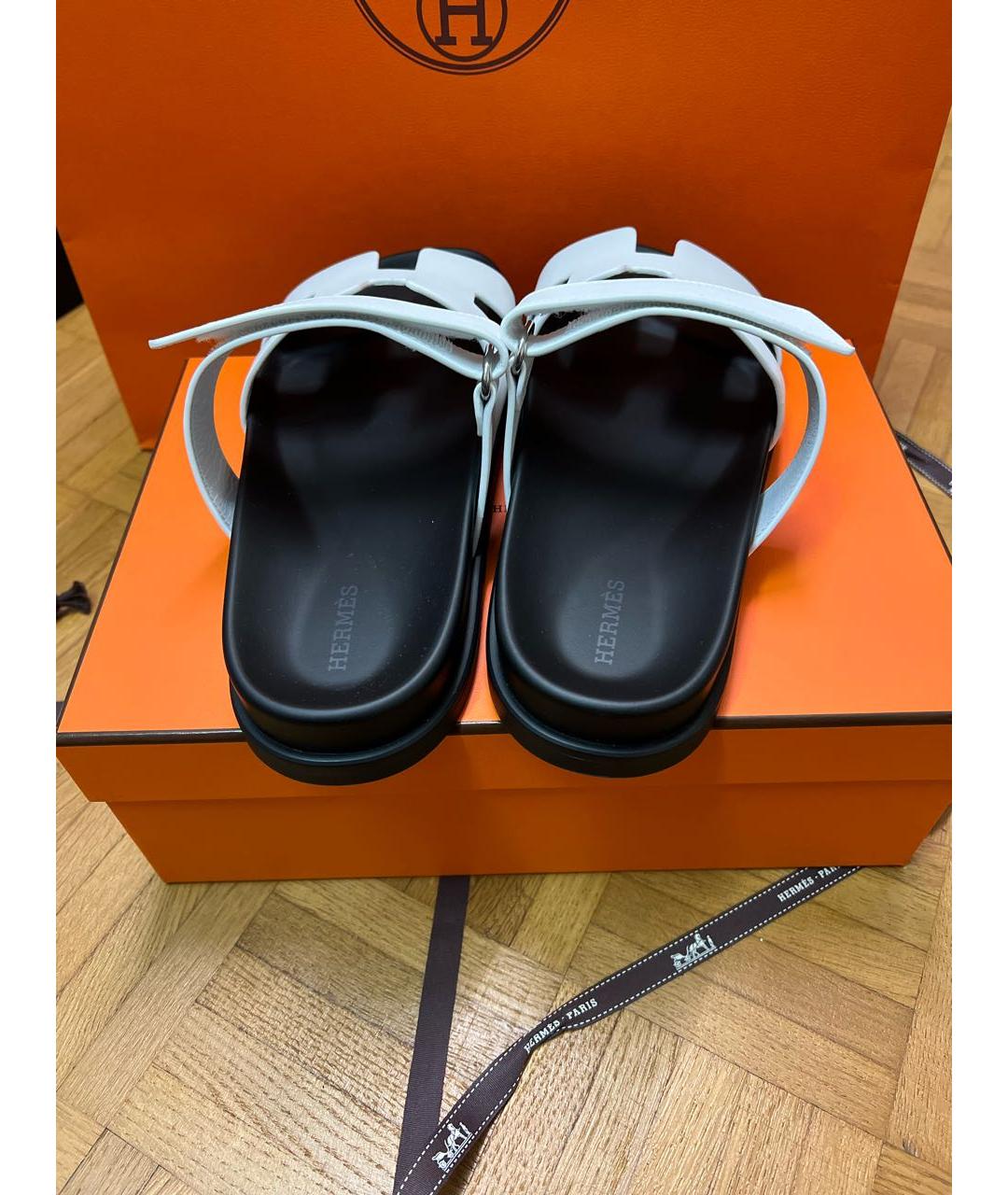 HERMES PRE-OWNED Белые кожаные сандалии, фото 4