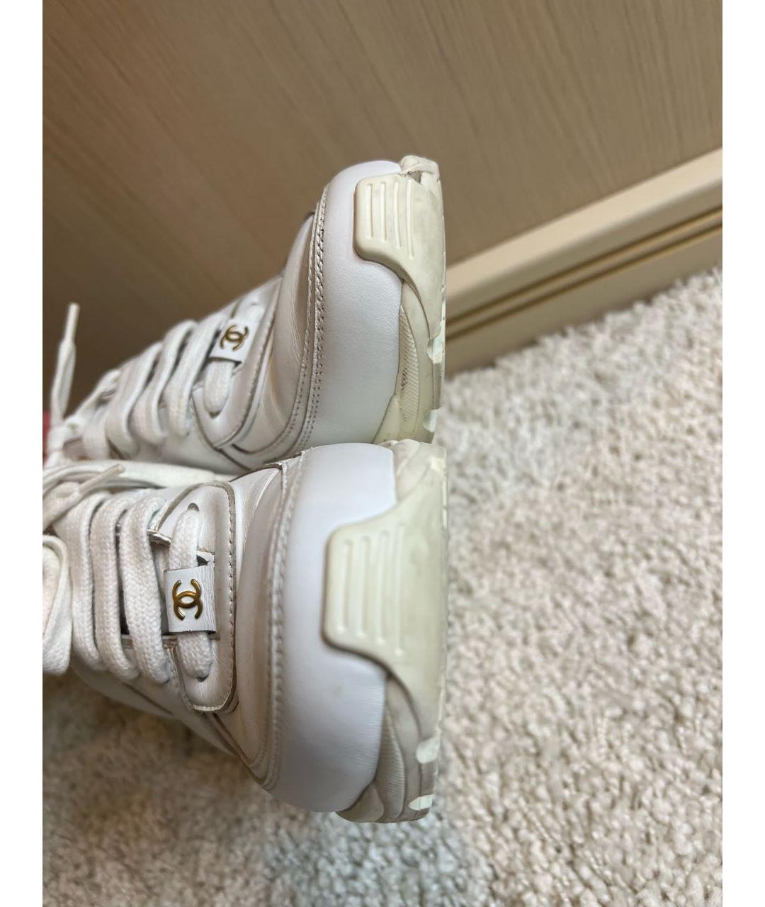 CHANEL PRE-OWNED Белые кожаные кроссовки, фото 8