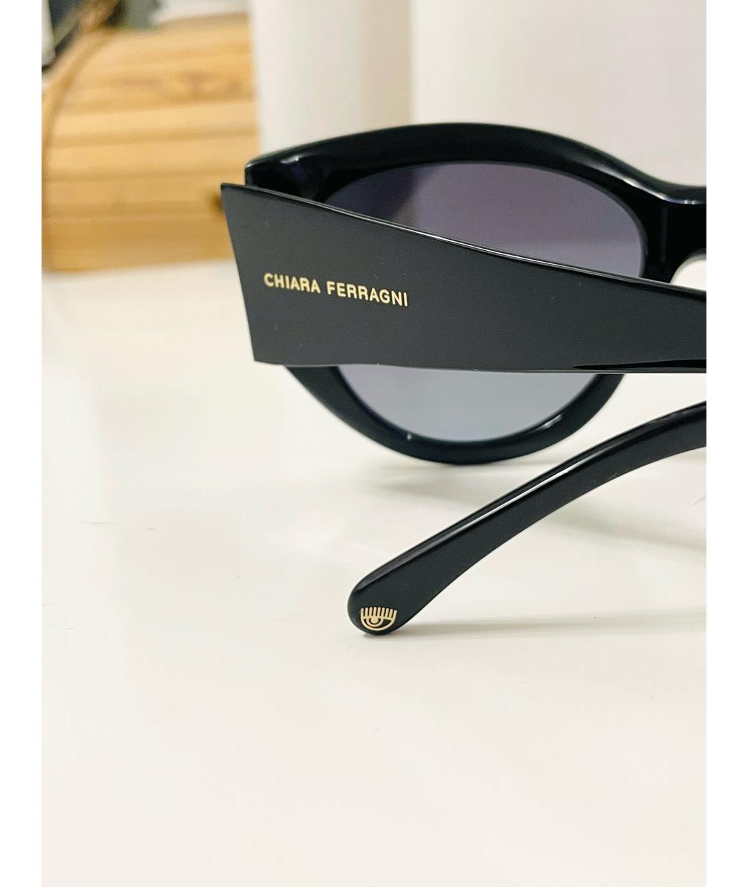CHIARA FERRAGNI Черные пластиковые солнцезащитные очки, фото 4