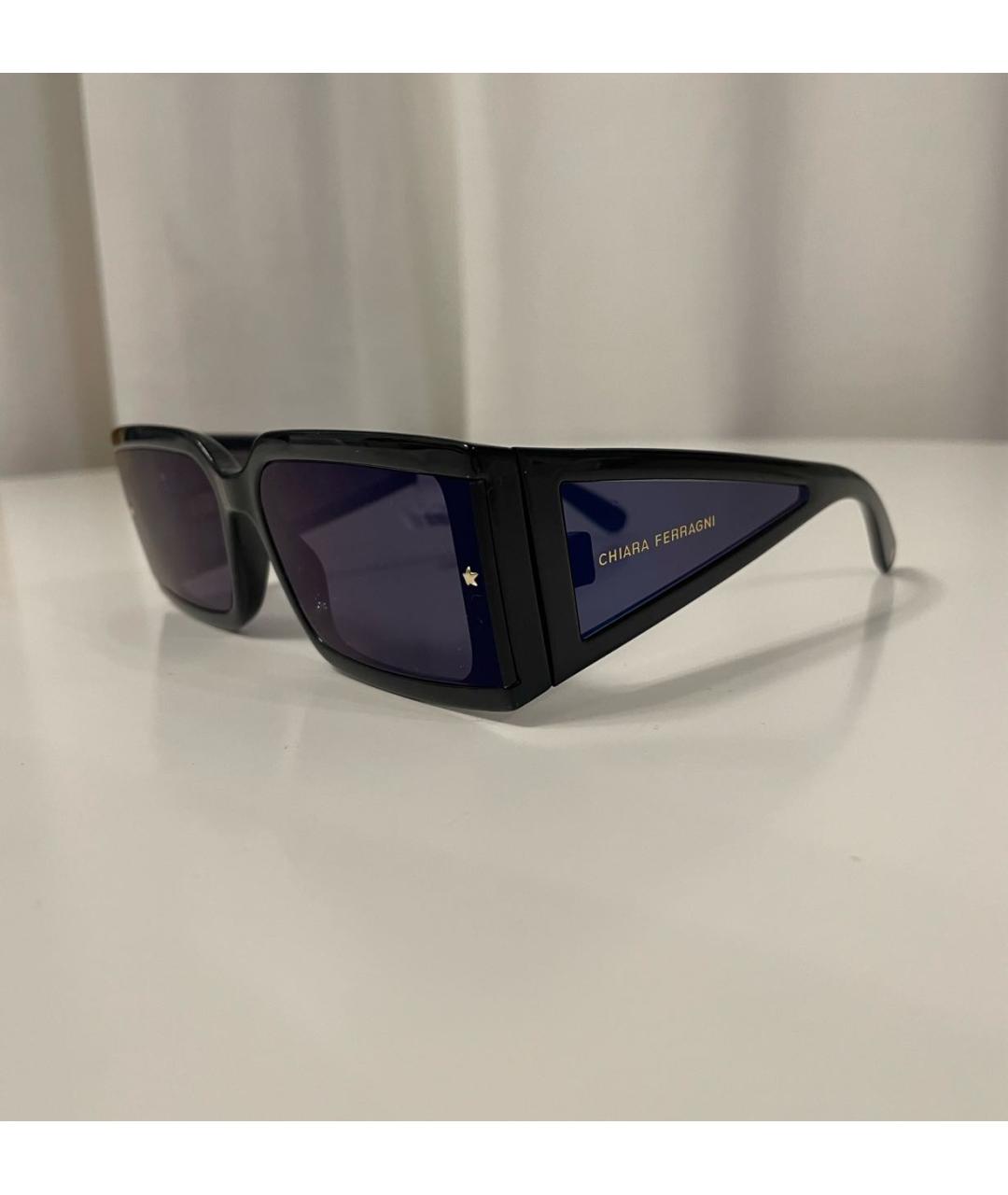 CHIARA FERRAGNI Темно-синие пластиковые солнцезащитные очки, фото 2