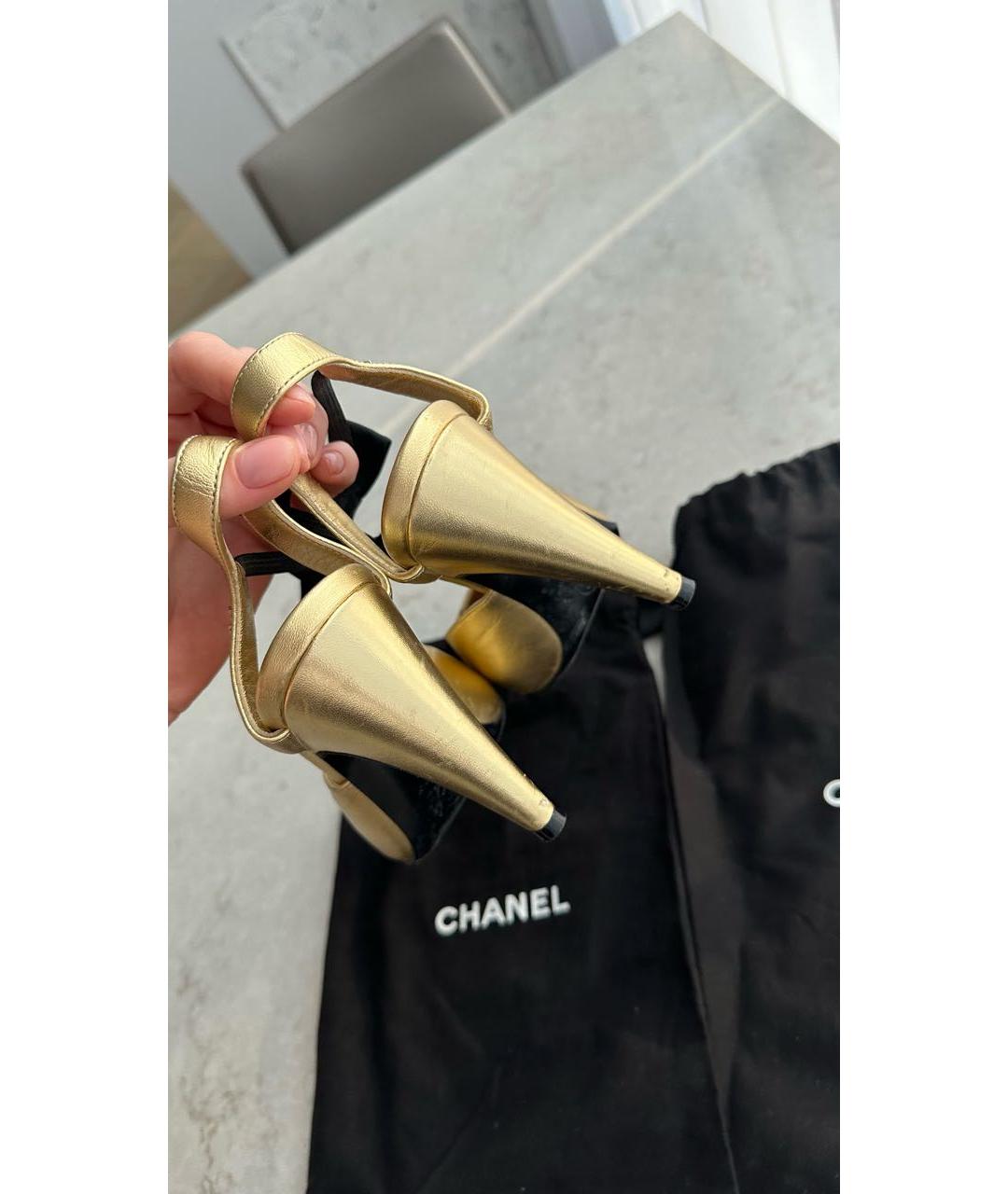 CHANEL PRE-OWNED Золотые туфли, фото 4