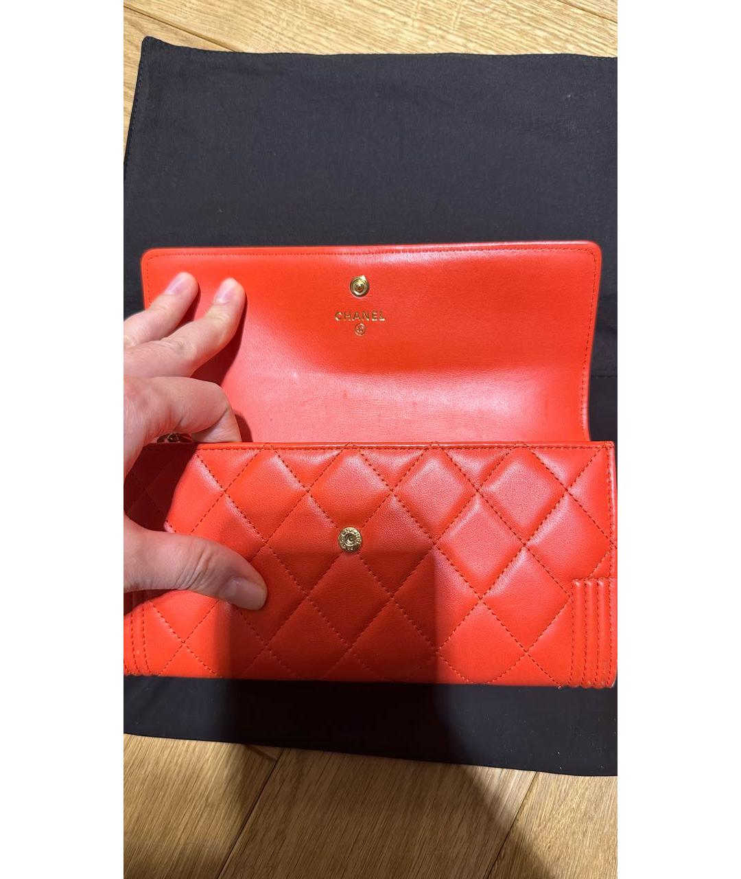 CHANEL PRE-OWNED Красный кожаный кошелек, фото 3