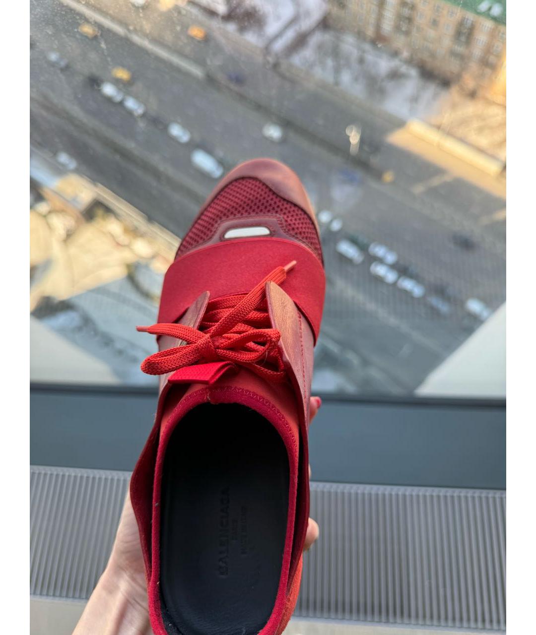 BALENCIAGA Красные замшевые низкие кроссовки / кеды, фото 3