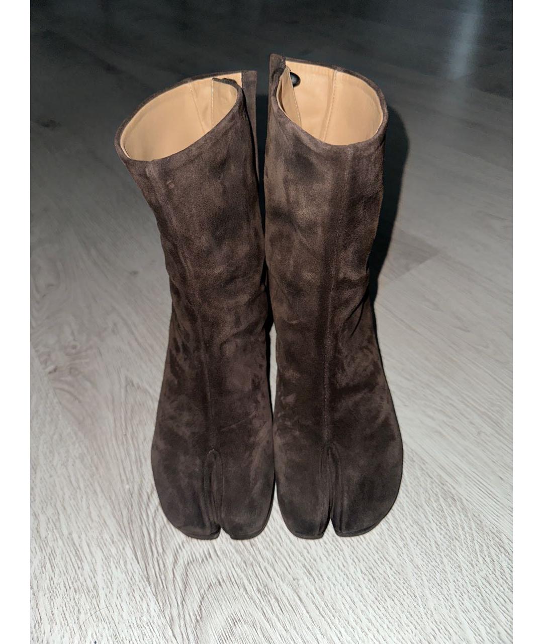 MAISON MARGIELA Коричневые замшевые сапоги, фото 2