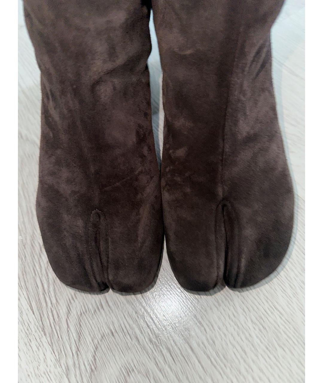 MAISON MARGIELA Коричневые замшевые сапоги, фото 3