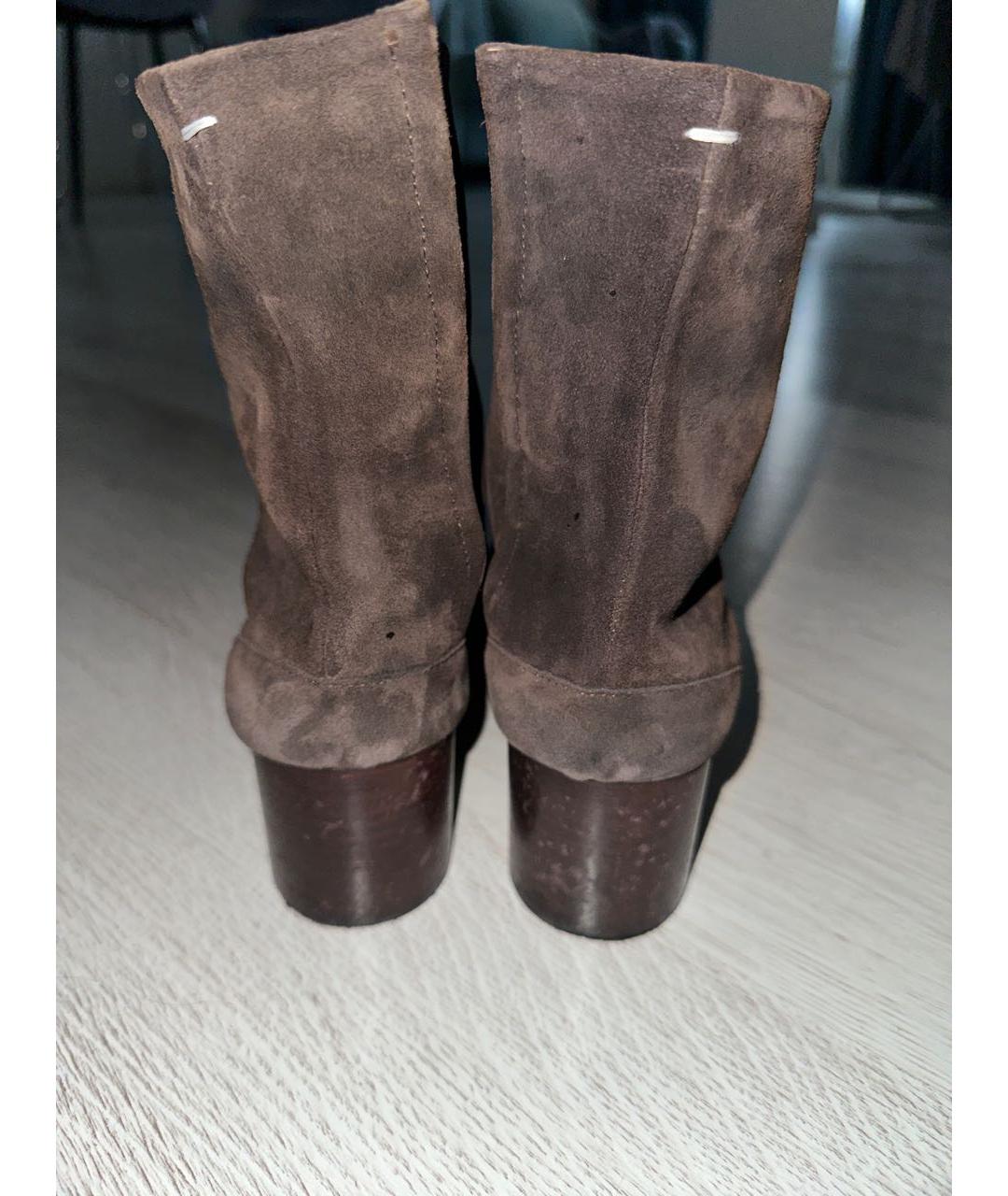 MAISON MARGIELA Коричневые замшевые сапоги, фото 4