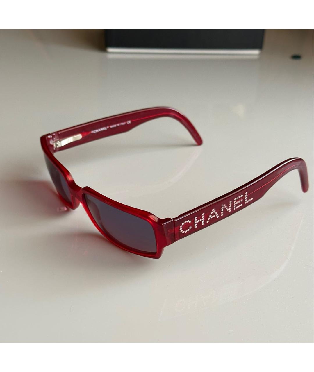 CHANEL PRE-OWNED Красные пластиковые солнцезащитные очки, фото 8