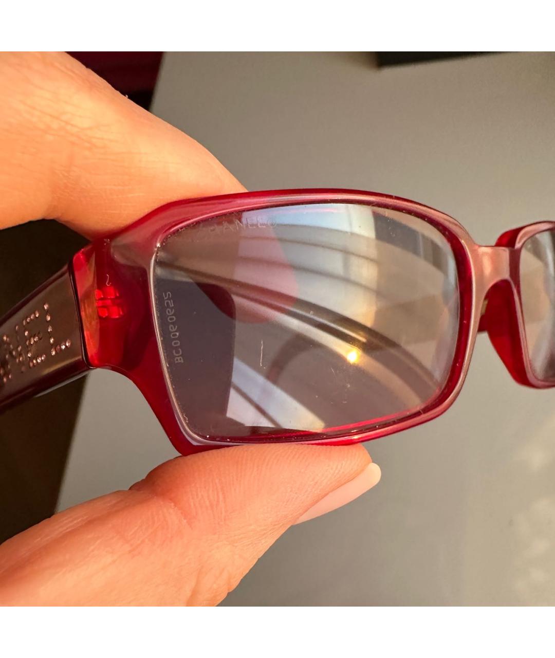 CHANEL Красные пластиковые солнцезащитные очки, фото 7