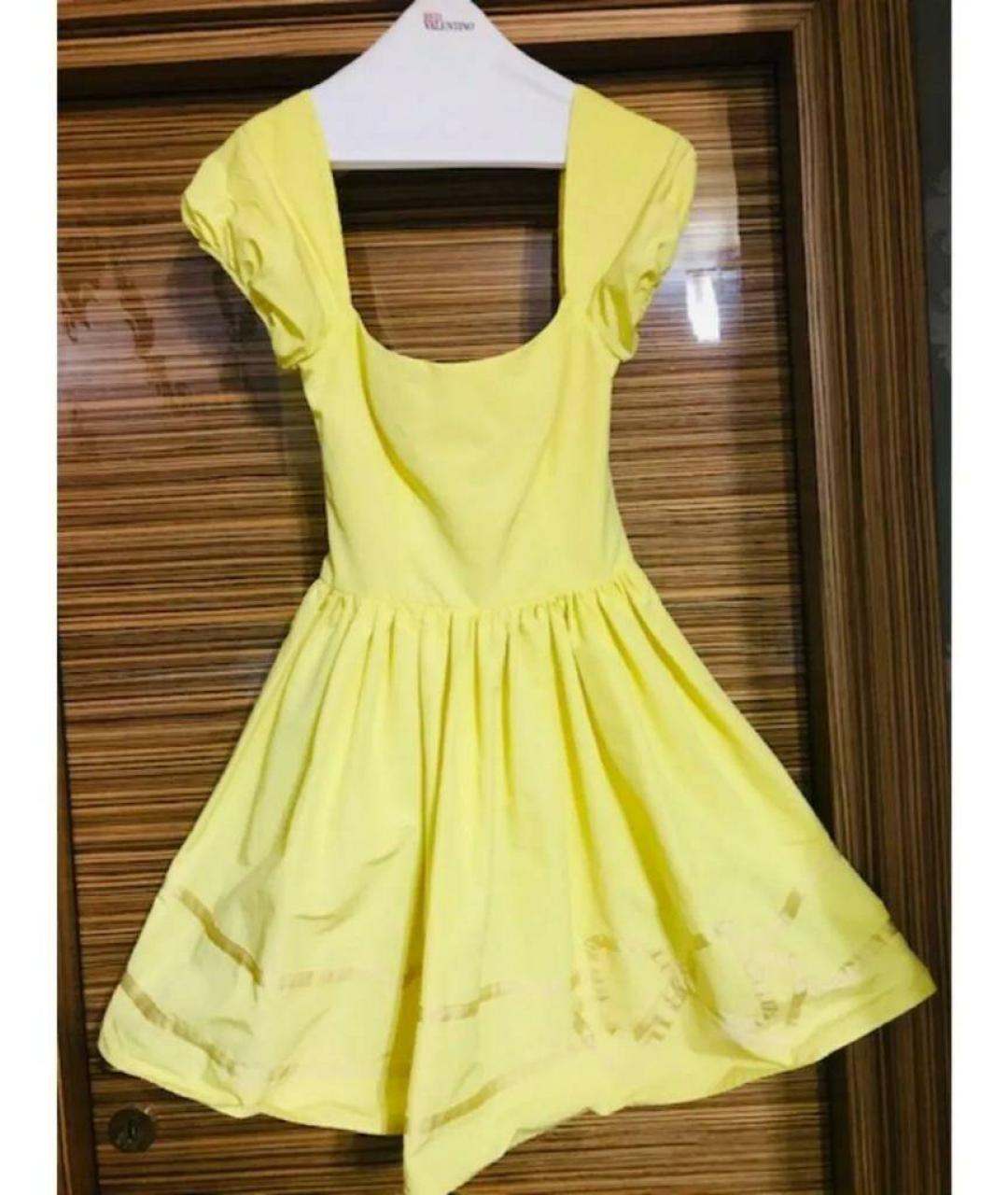 RED VALENTINO Желтое хлопко-эластановое коктейльное платье, фото 2
