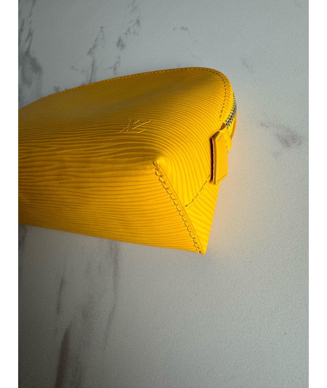 LOUIS VUITTON PRE-OWNED Желтая кожаная косметичка, фото 5