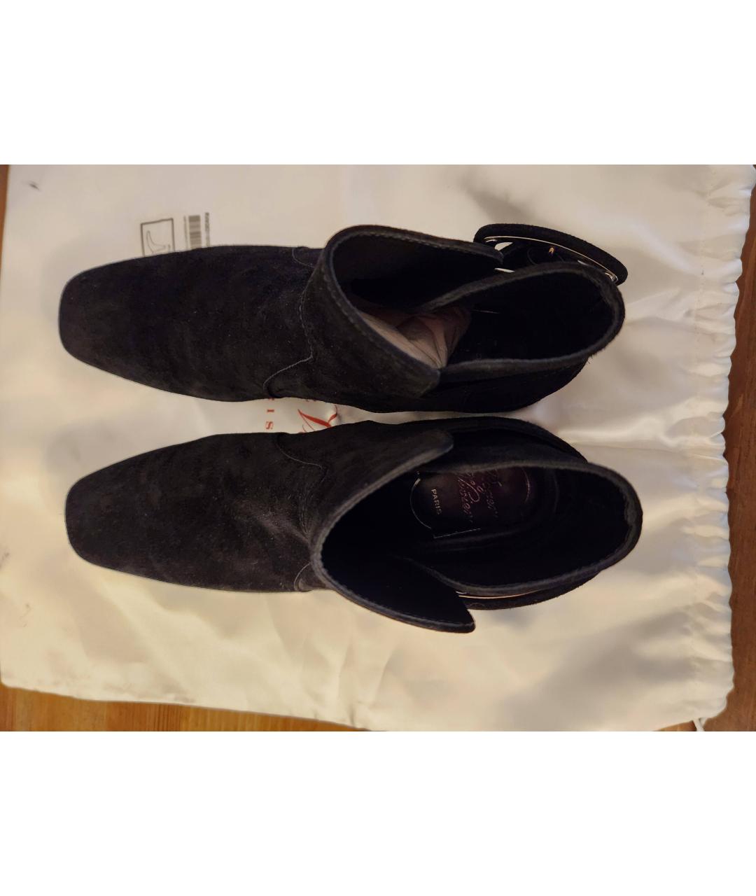 ROGER VIVIER Черные замшевые ботинки, фото 3