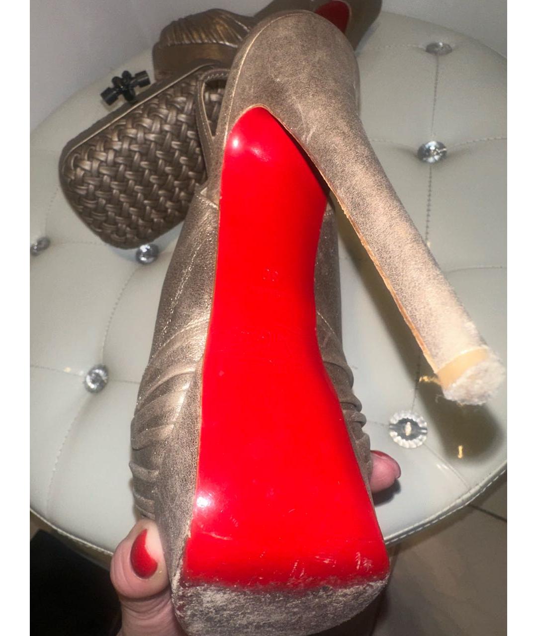 CHRISTIAN LOUBOUTIN Золотые кожаные туфли, фото 6