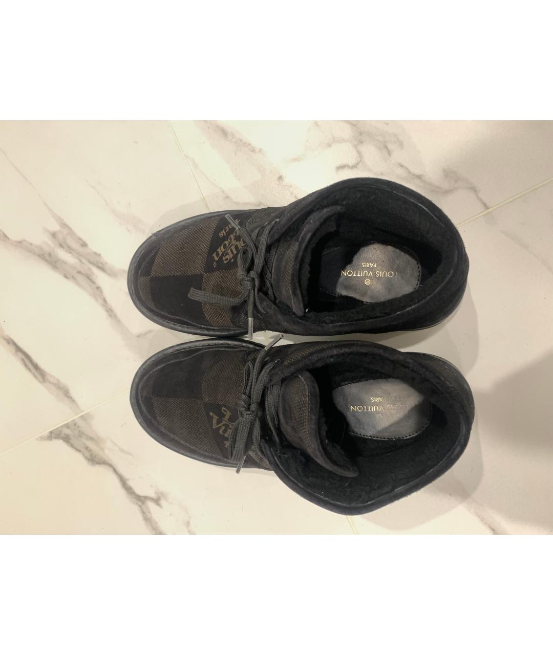 LOUIS VUITTON PRE-OWNED Черные замшевые низкие ботинки, фото 3