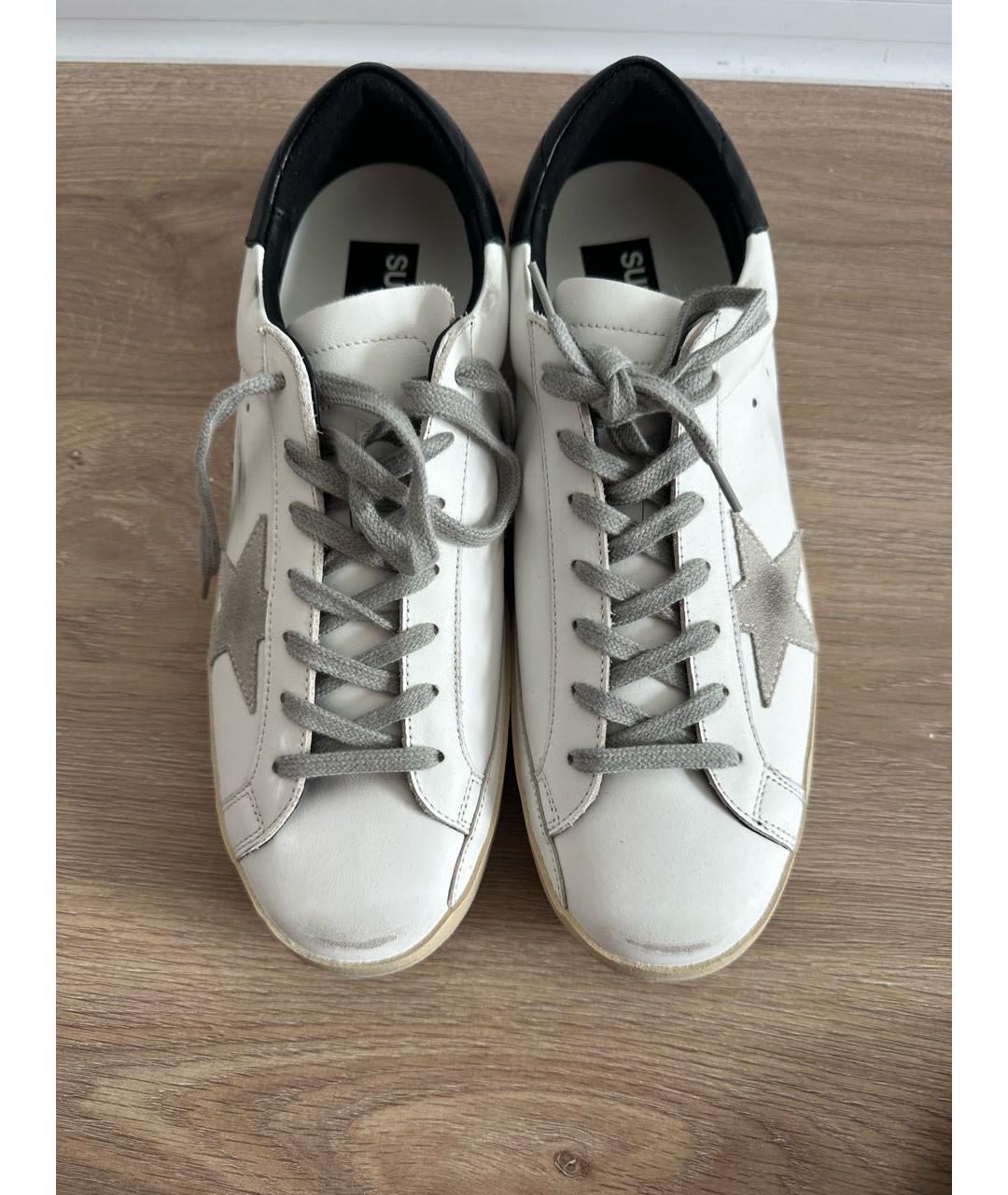 GOLDEN GOOSE DELUXE BRAND Белые кожаные низкие кроссовки / кеды, фото 2