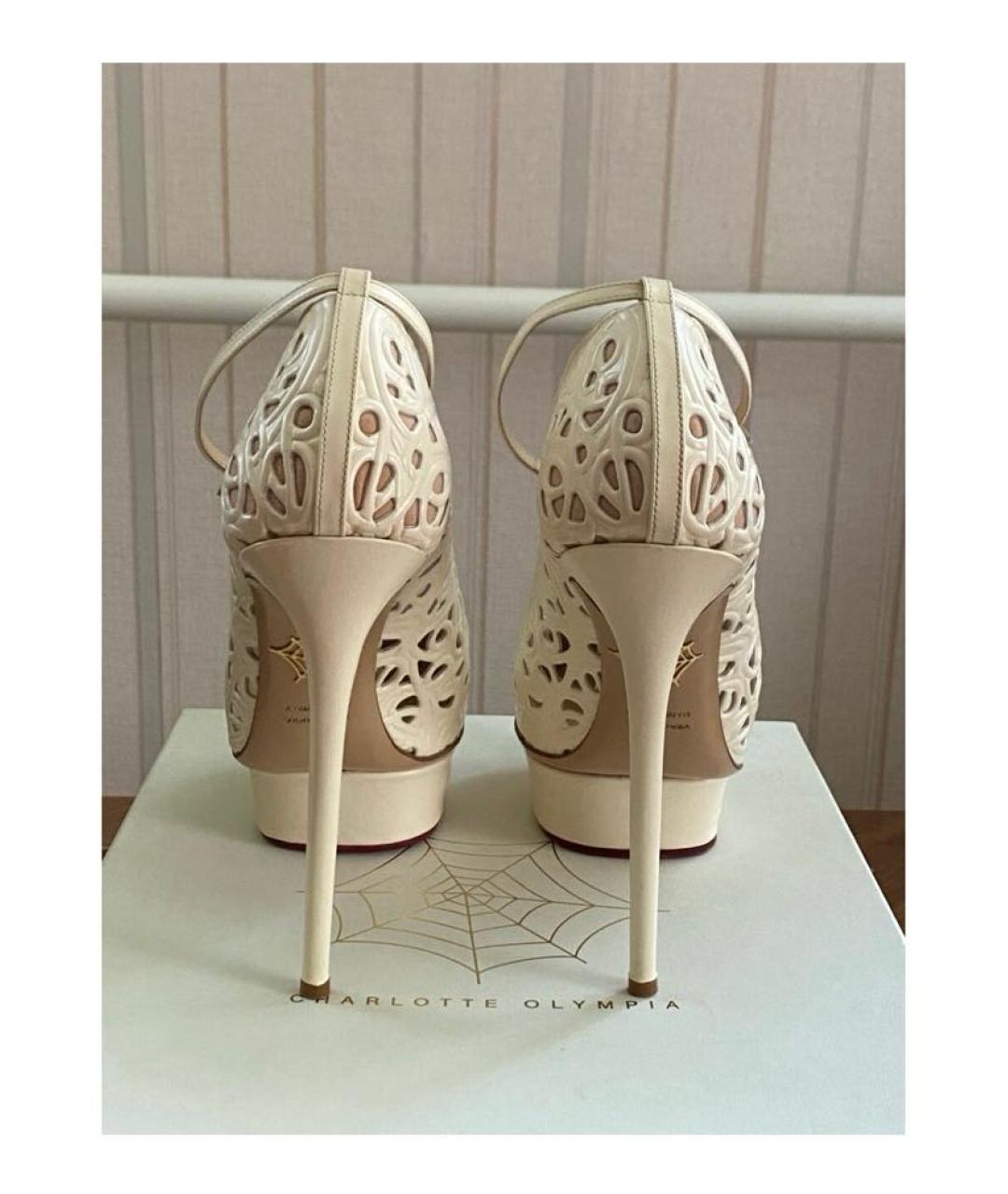 CHARLOTTE OLYMPIA Бежевые кожаные свадебные туфли на высоком каблуке, фото 4
