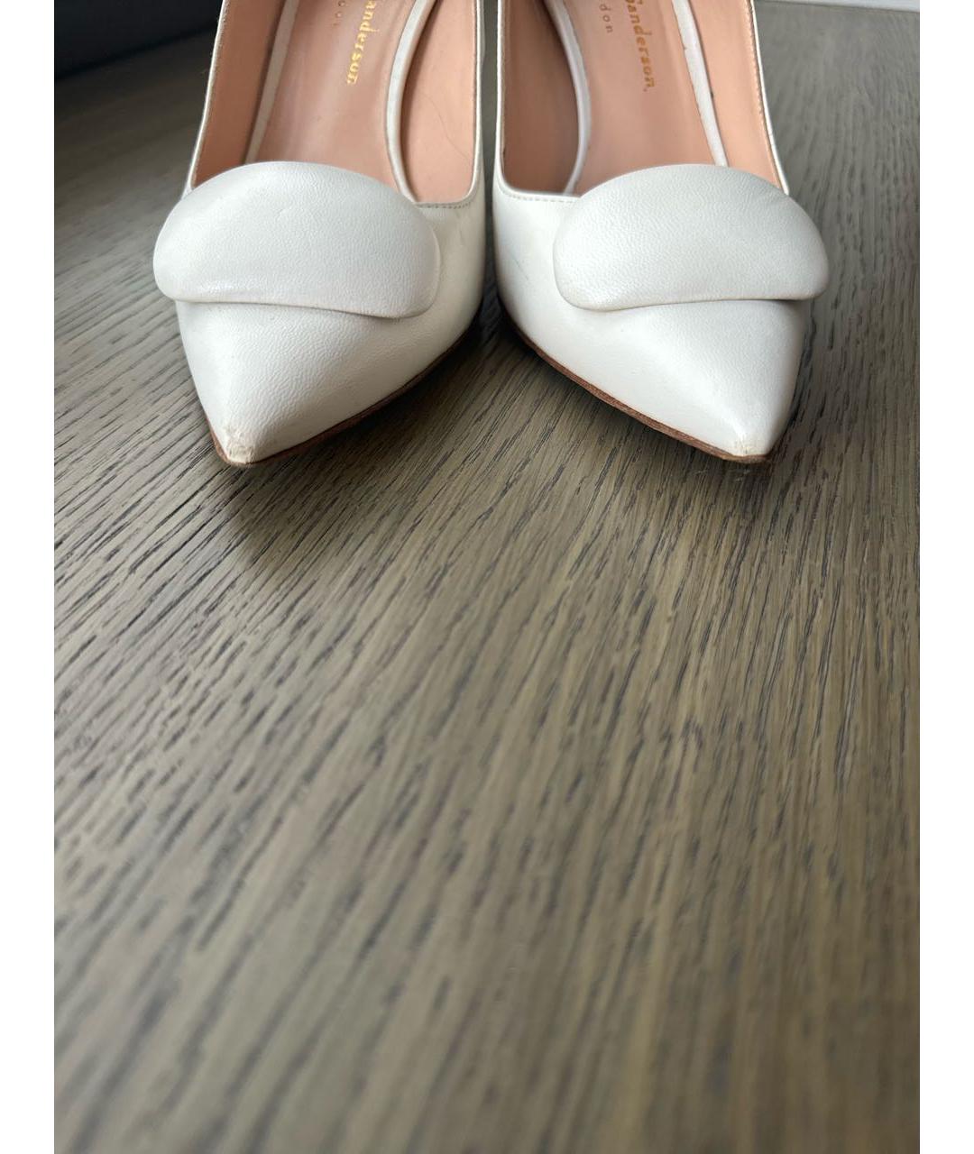 RUPERT SANDERSON Белые кожаные свадебные туфли на среднем каблуке, фото 5