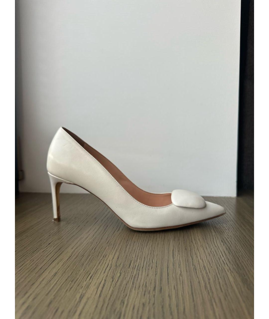 RUPERT SANDERSON Белые кожаные свадебные туфли на среднем каблуке, фото 6