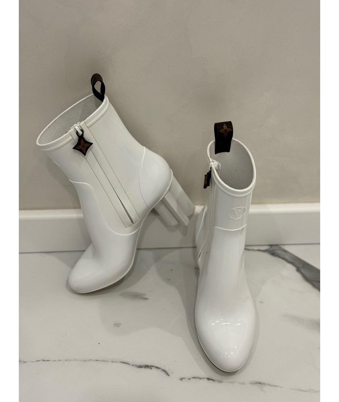 LOUIS VUITTON PRE-OWNED Белые резиновые ботинки, фото 4