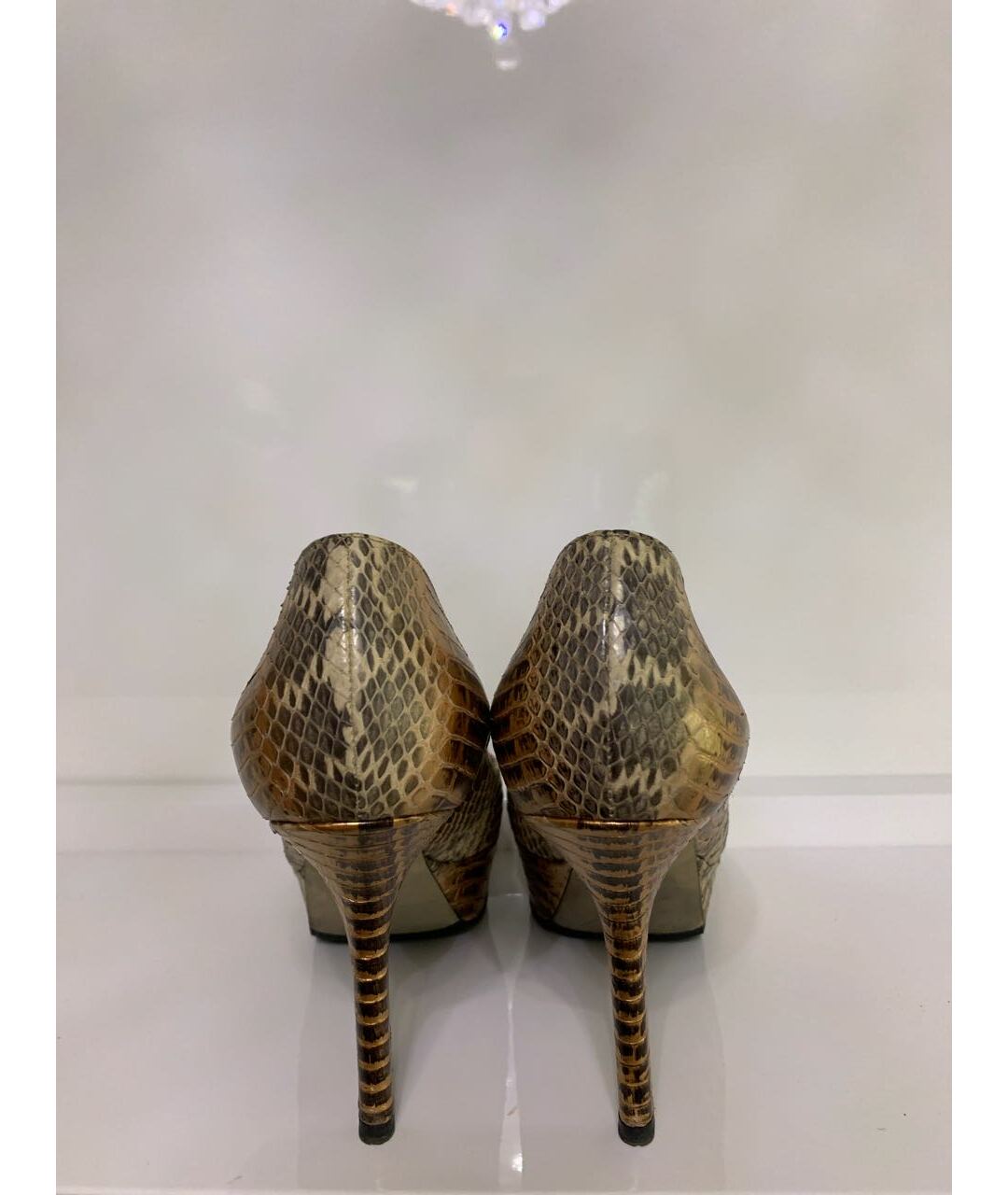 SERGIO ROSSI Золотые туфли из экзотической кожи, фото 4