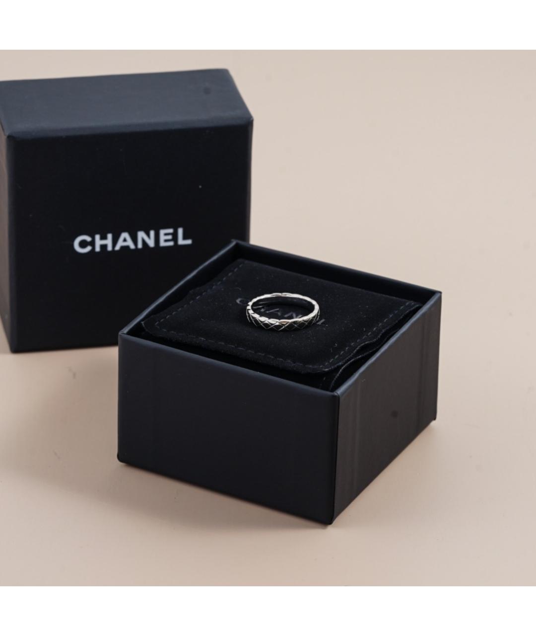 CHANEL PRE-OWNED Белое кольцо из белого золота, фото 2