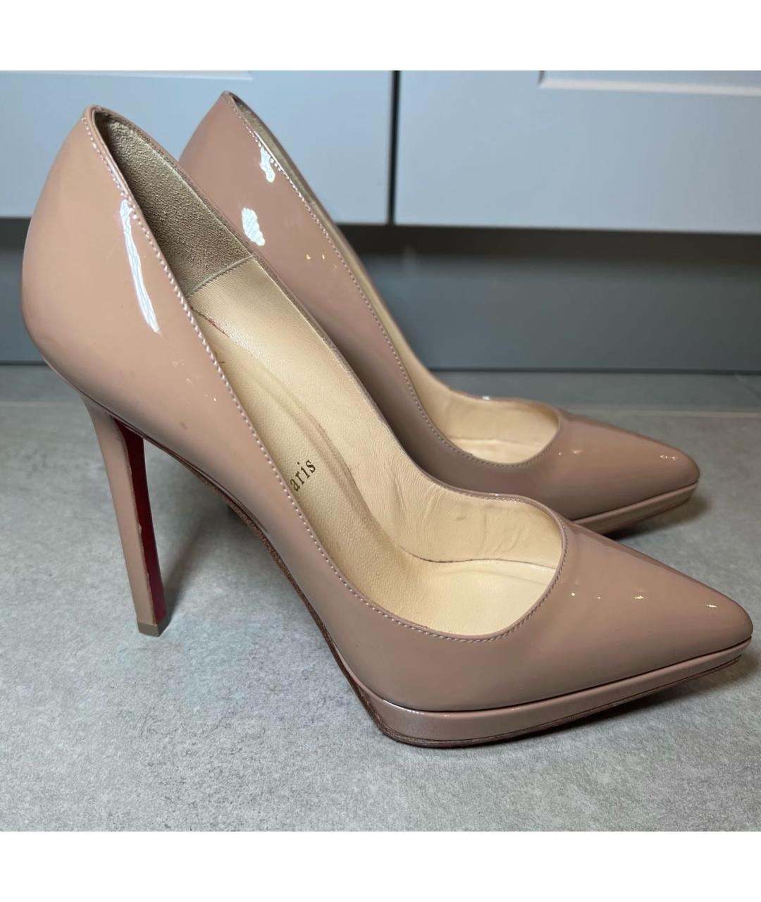 CHRISTIAN LOUBOUTIN Бежевые туфли из лакированной кожи, фото 5