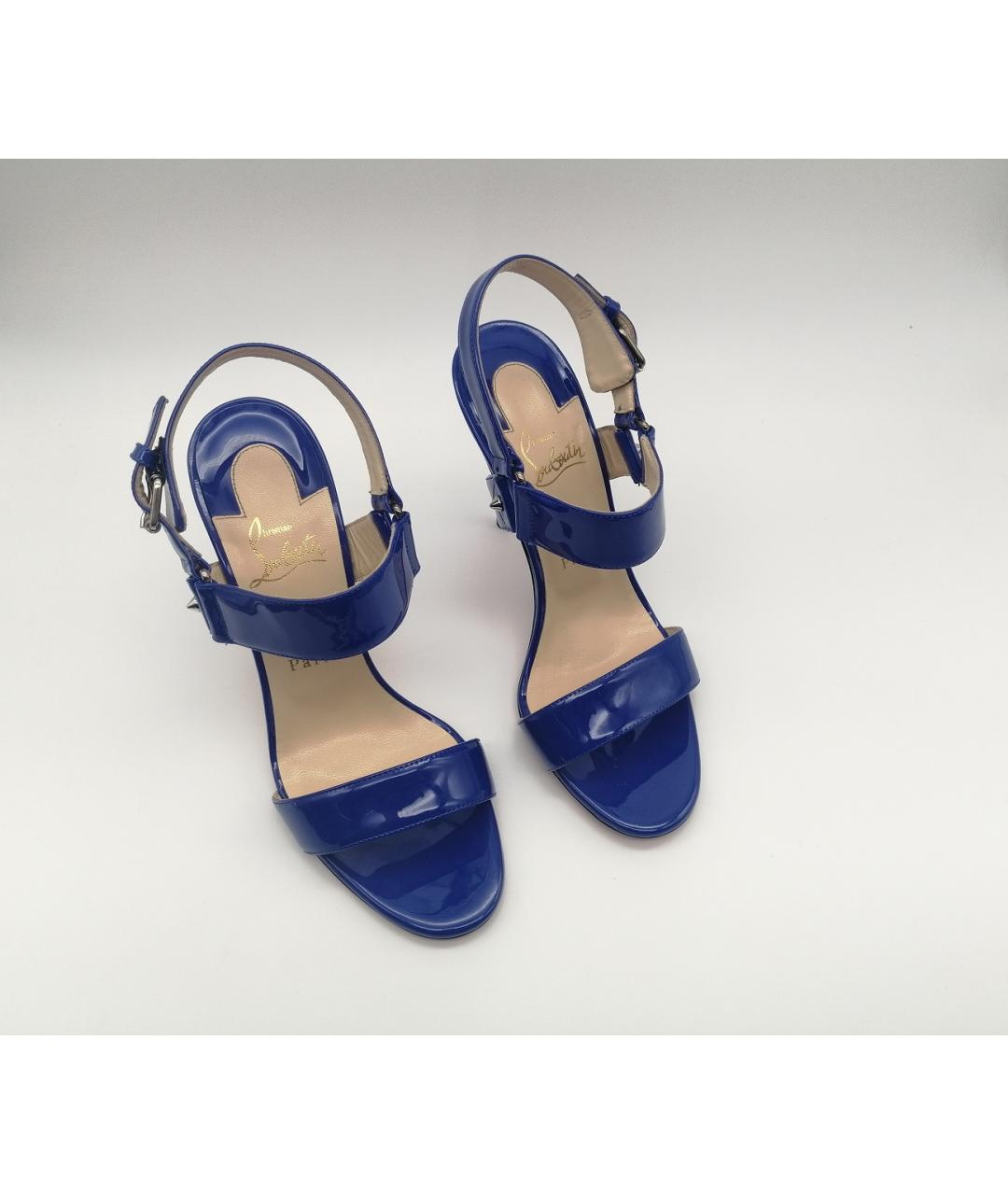 CHRISTIAN LOUBOUTIN Синие босоножки из лакированной кожи, фото 2