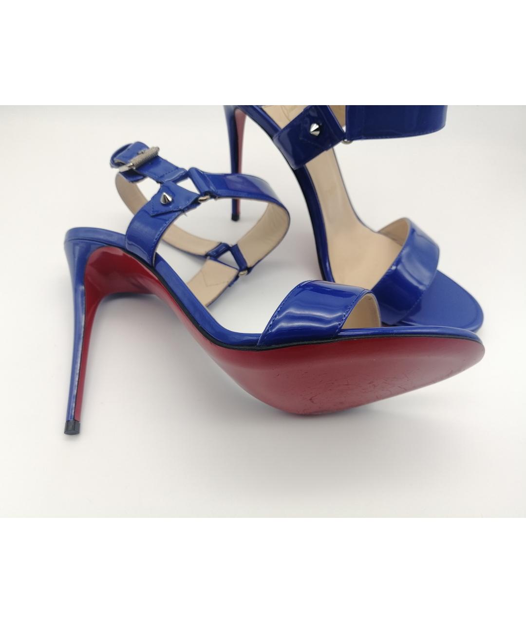 CHRISTIAN LOUBOUTIN Синие босоножки из лакированной кожи, фото 3