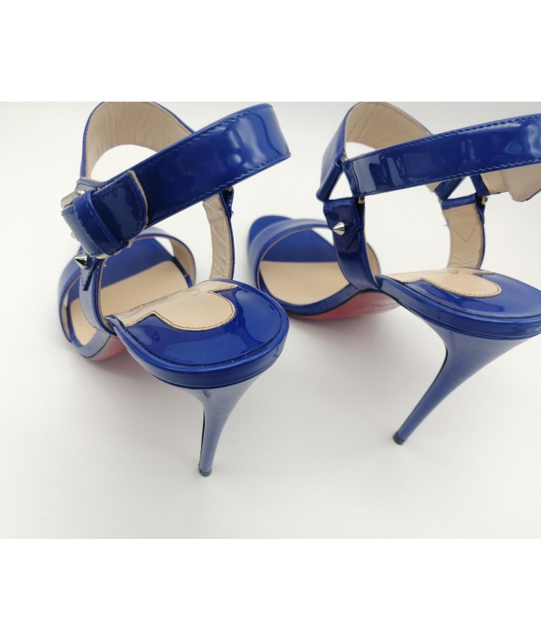 CHRISTIAN LOUBOUTIN Синие босоножки из лакированной кожи, фото 4