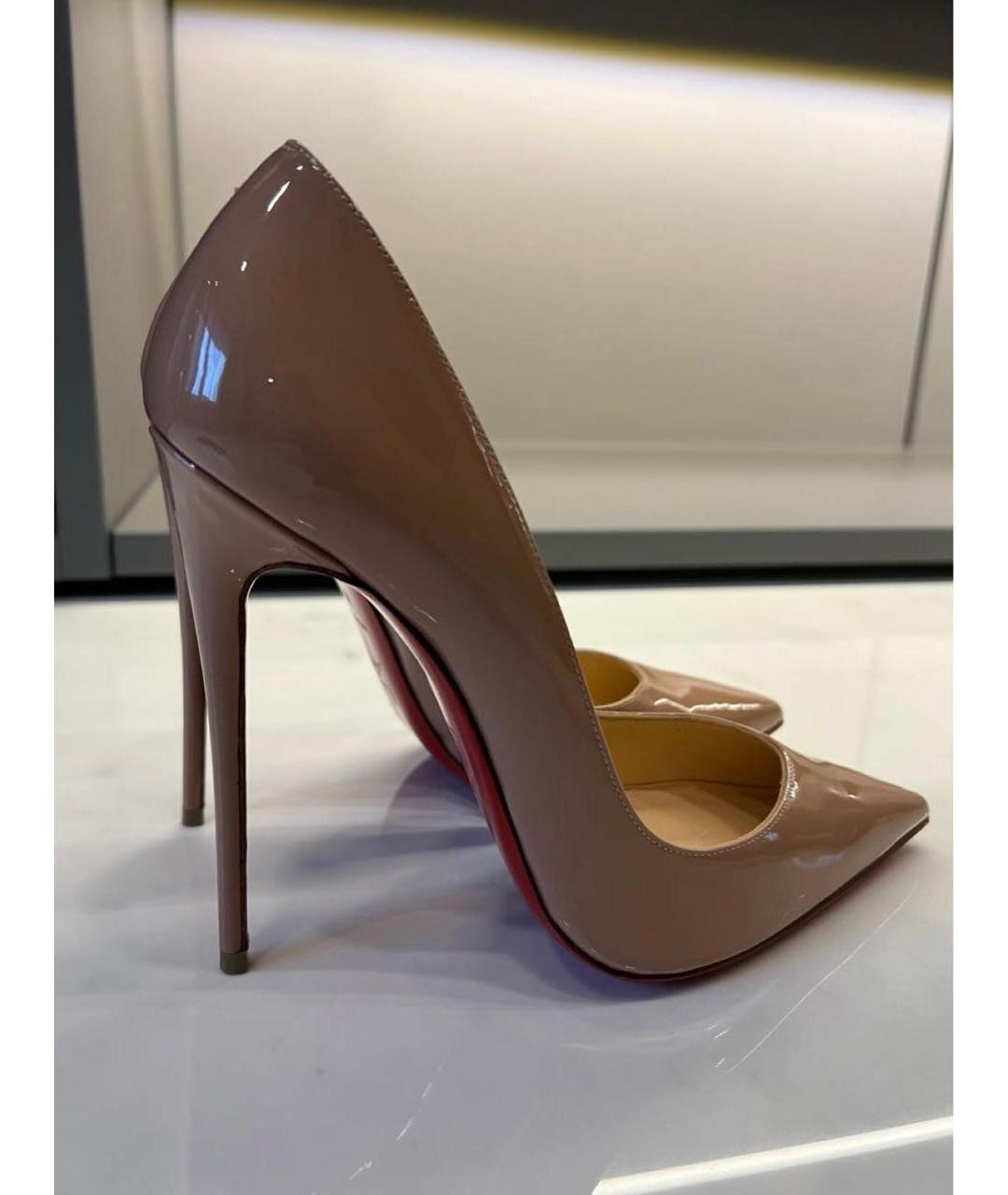 CHRISTIAN LOUBOUTIN Бежевые туфли из лакированной кожи, фото 2